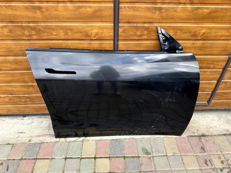 Двері передні праві Тесла моделі У Tesla Model Y 2020–2026