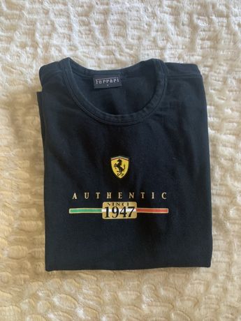 Pack de 2 t-shirts senhora tamanho S, marca Ferrari, originais.