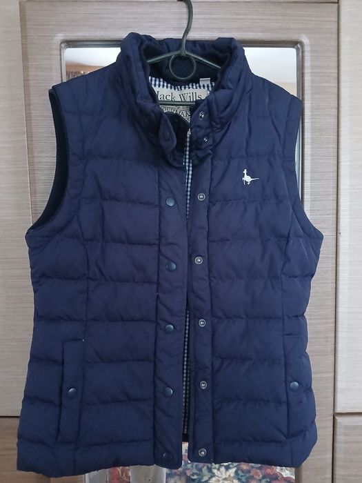 Продам жилетку на дівчинку