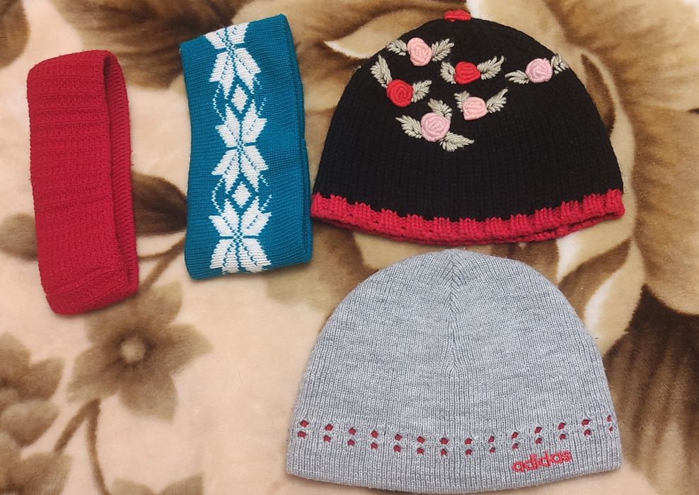 Шапочки женские, мужские.