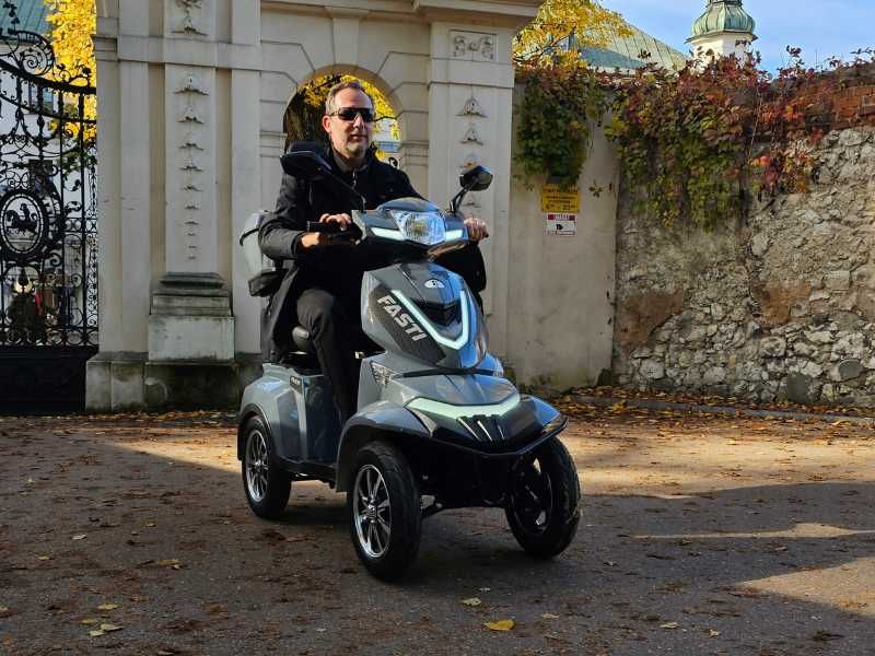 ELECTRORIDE FASTI 4 Max czterokołowy skuter elektryczny, szary