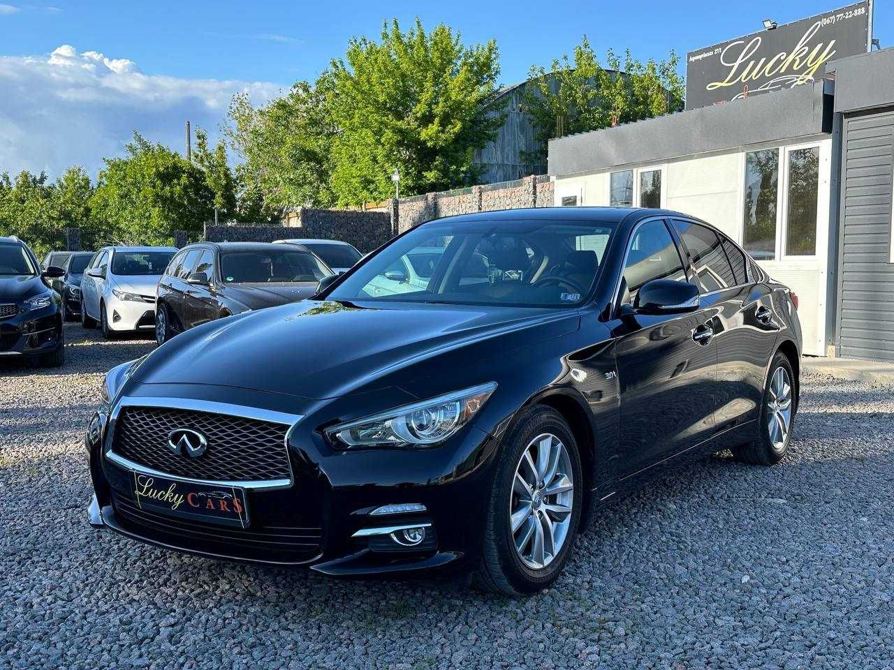 Авто Infiniti Q50 2016