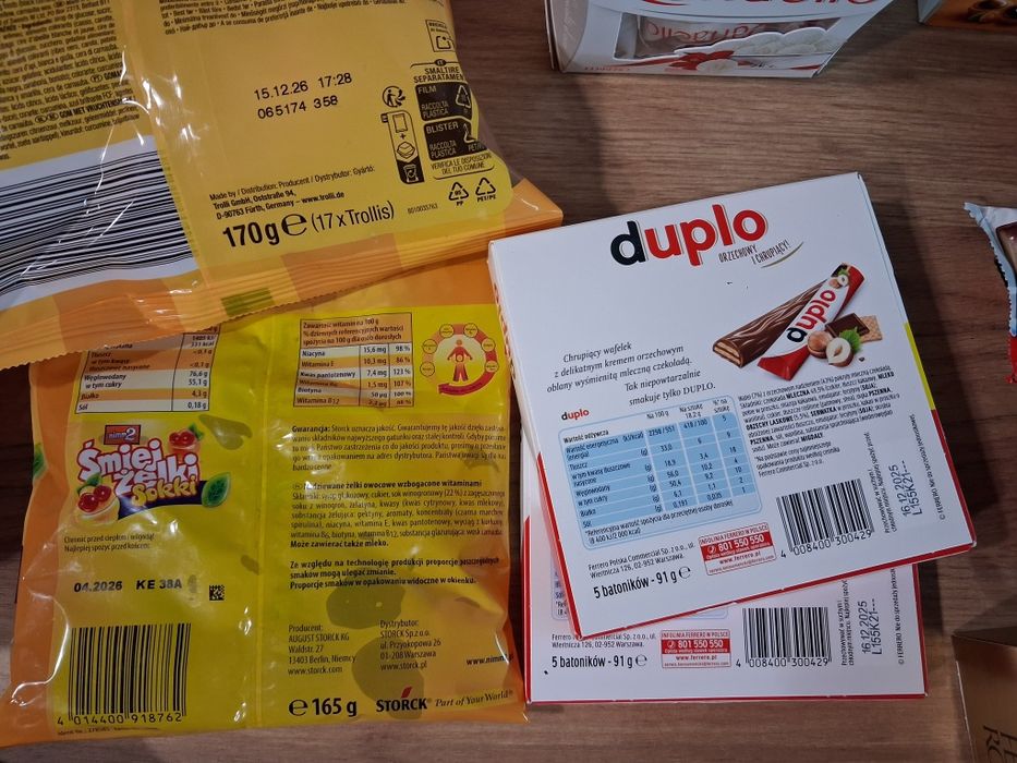 Słodycze (m.in. ptasie mleczko, raffaello, toffifee, kinder bueno)