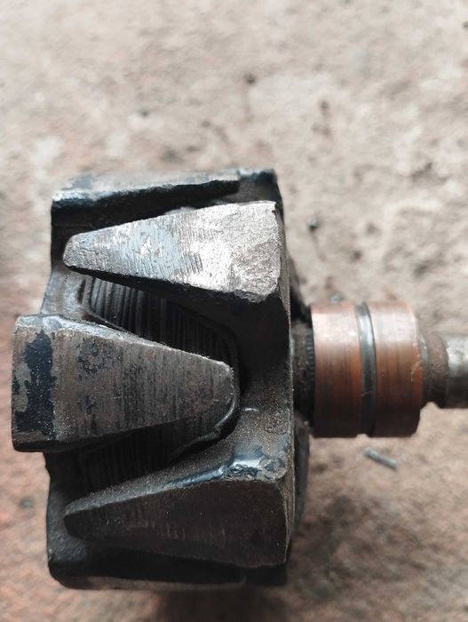 Генератор 12 - вольтовий