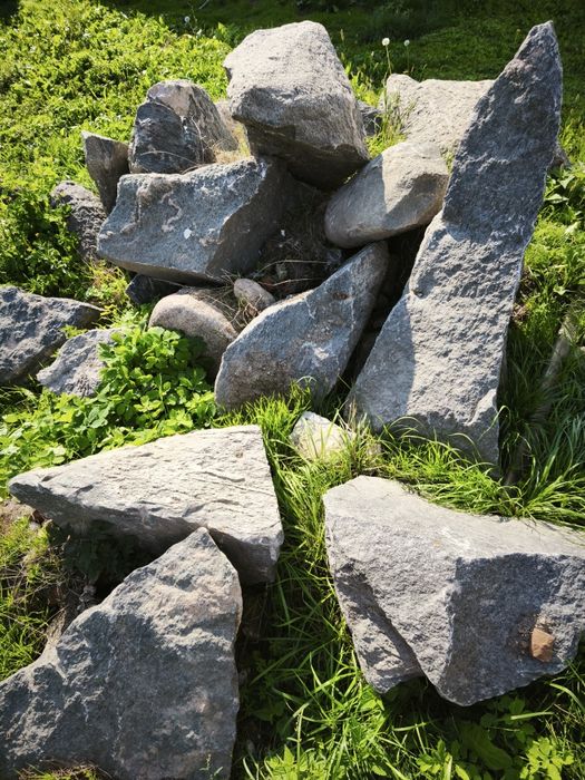 Duże kamienie łupane granitowe