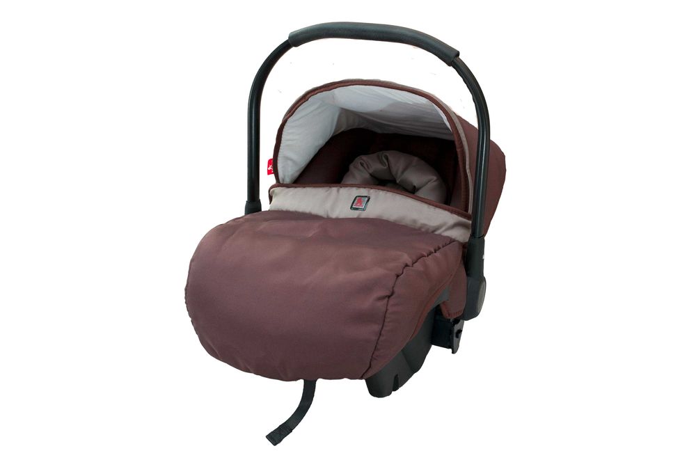 Fotelik samochodowy 0-13 kg daszek pokrowiec.  Cena wyprzedażowa -50%