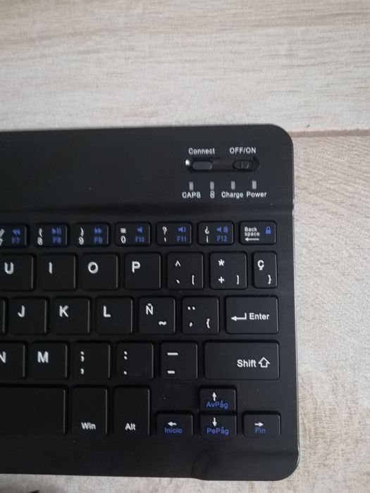 Klawiatura SLIM do Apple iPad, iPhone, Samsung, ładowana baterią.