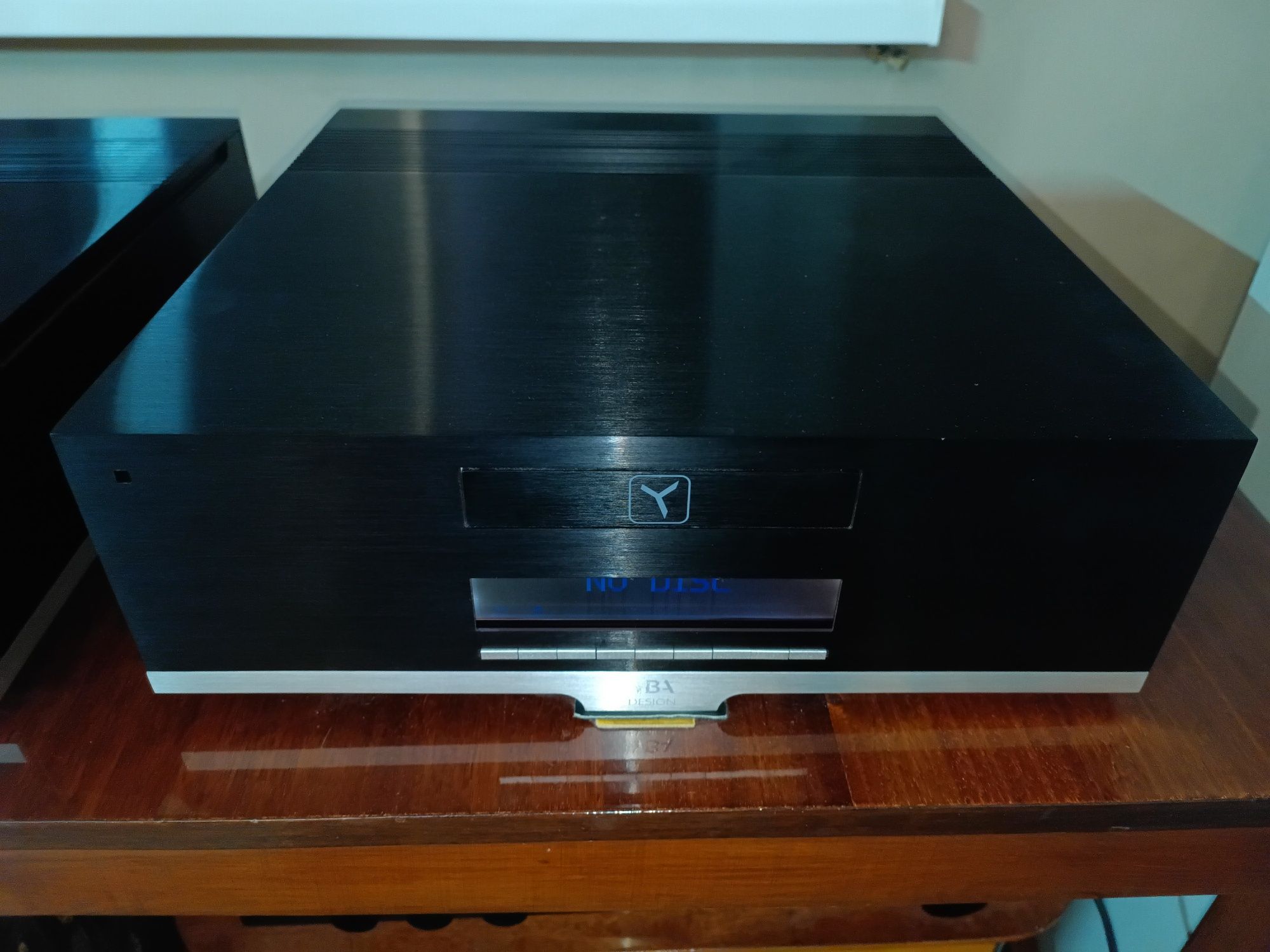 Програвач CD - YBA Design YС 201 (Hi-End) у відмінному стані.