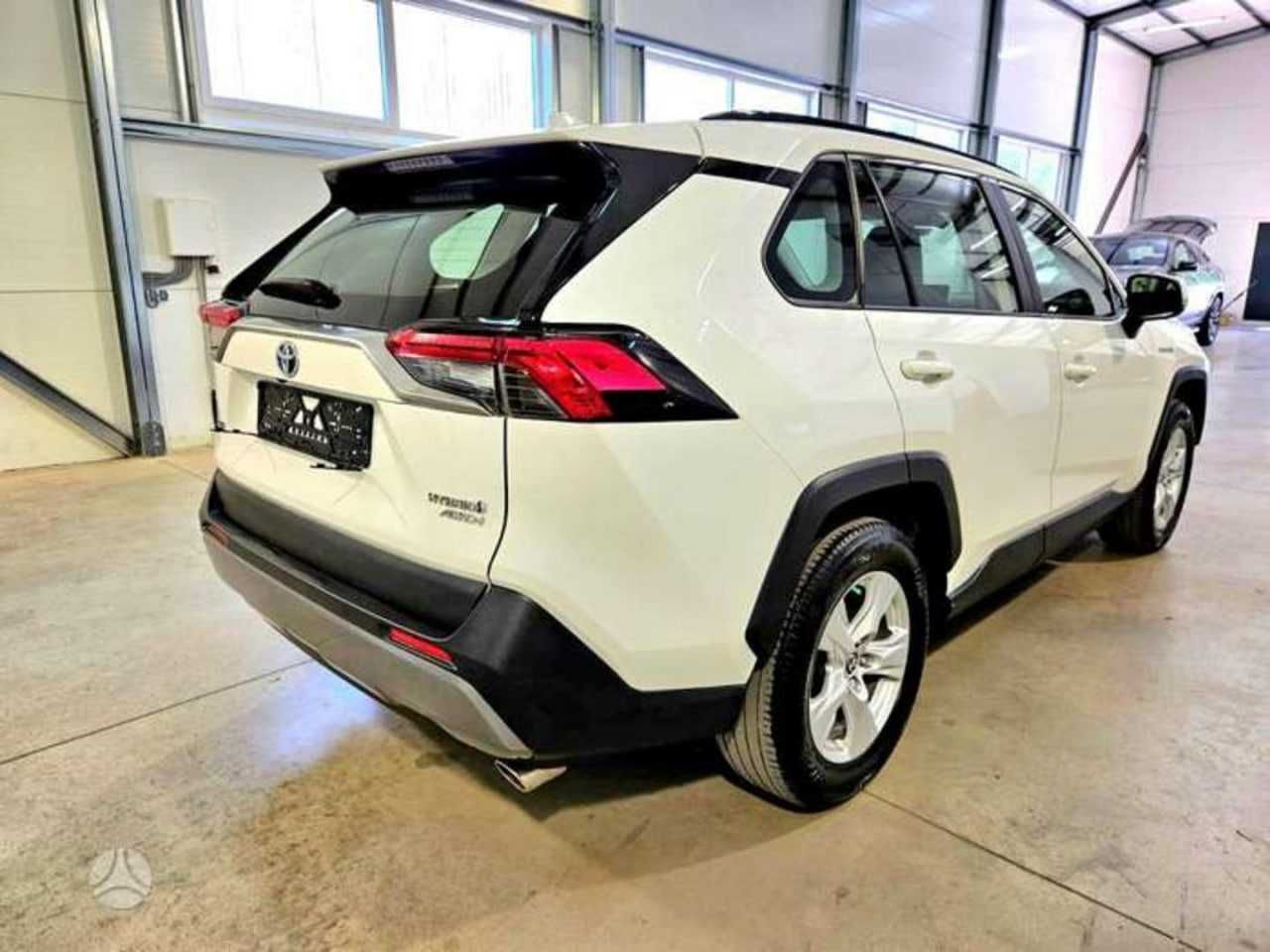 toyota rav4 2021 XLE hybrid