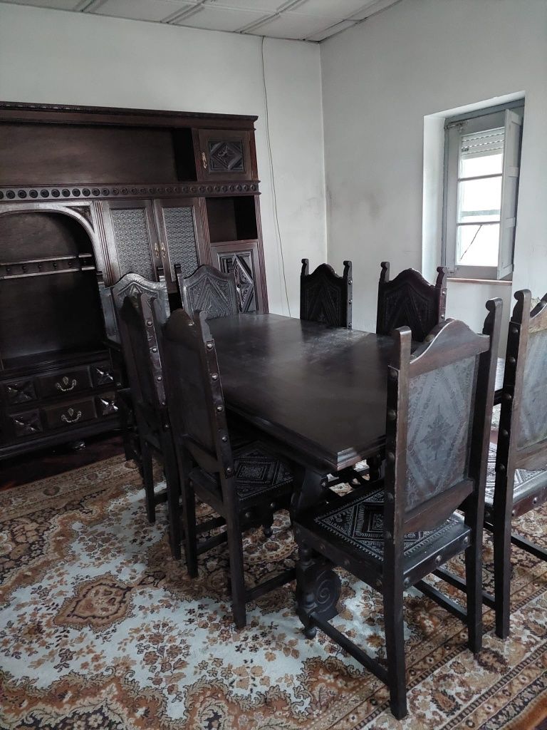 Mesa de sala de Jantar em Mogno