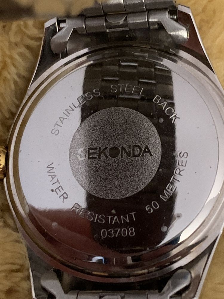 Nowy zegarek Sekonda. Wodoodporność 50 m.