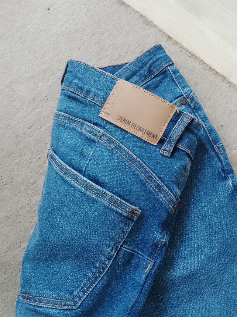 Nowe jeansy roz 36/38