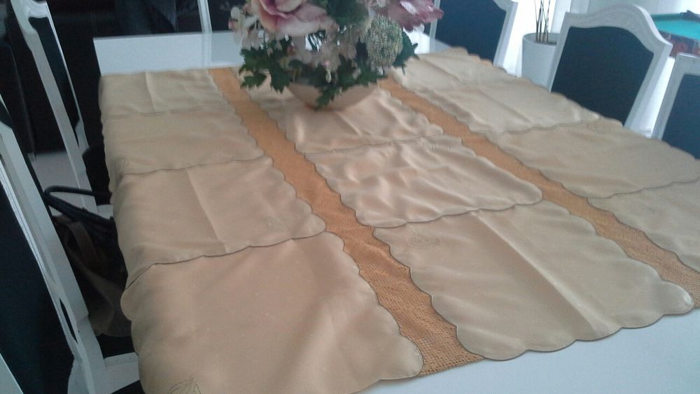 Toalha de mesa tipo seda