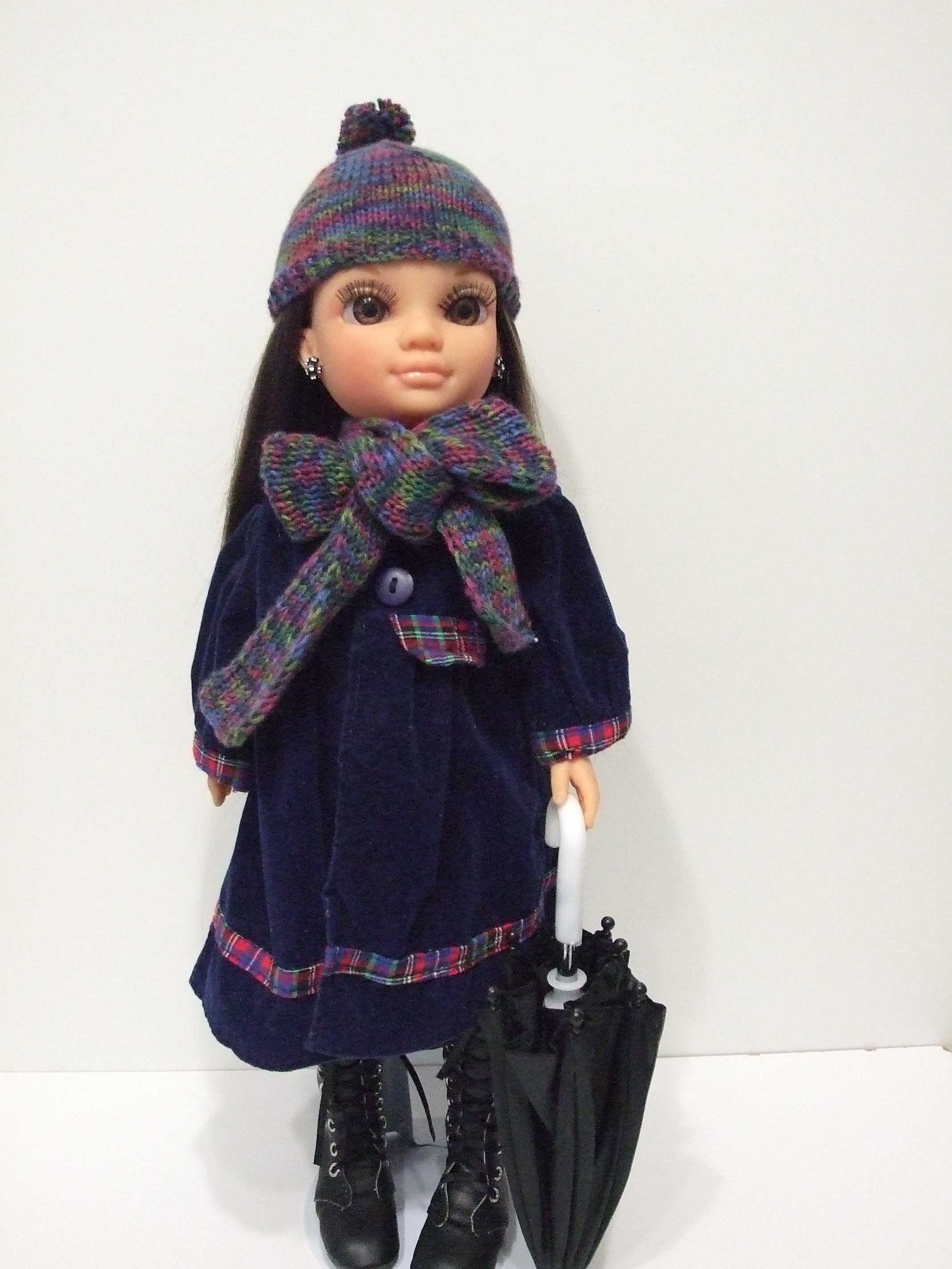 lalka Nancy Famosa 42 cm, stojak, ubrania, buty