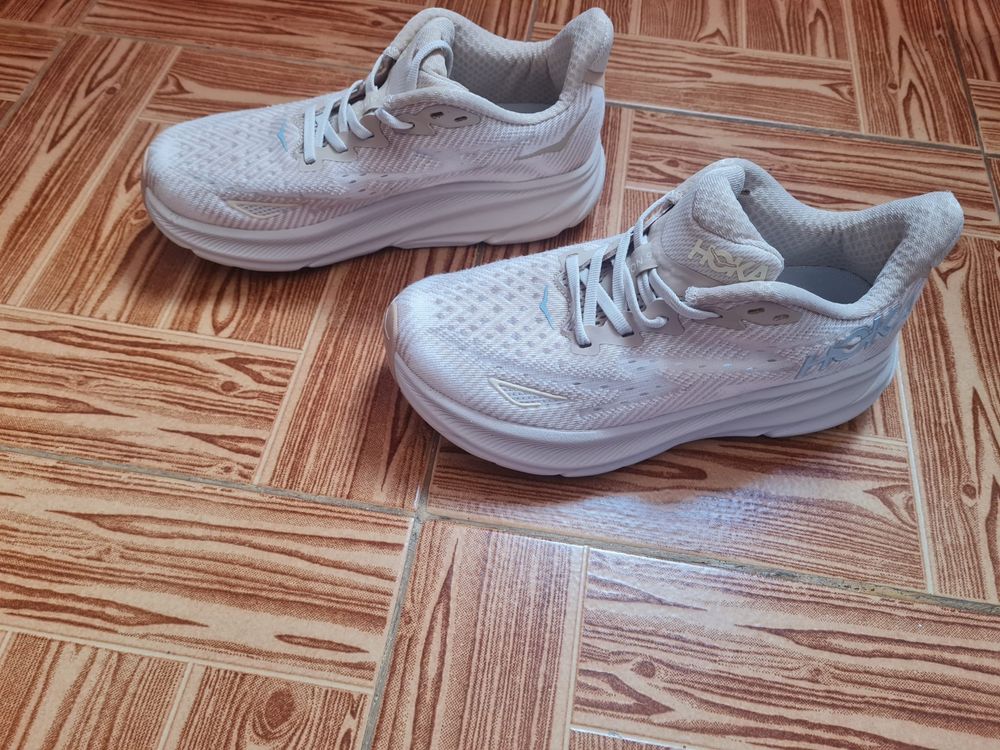 Hoka Clifton 9 beje 38