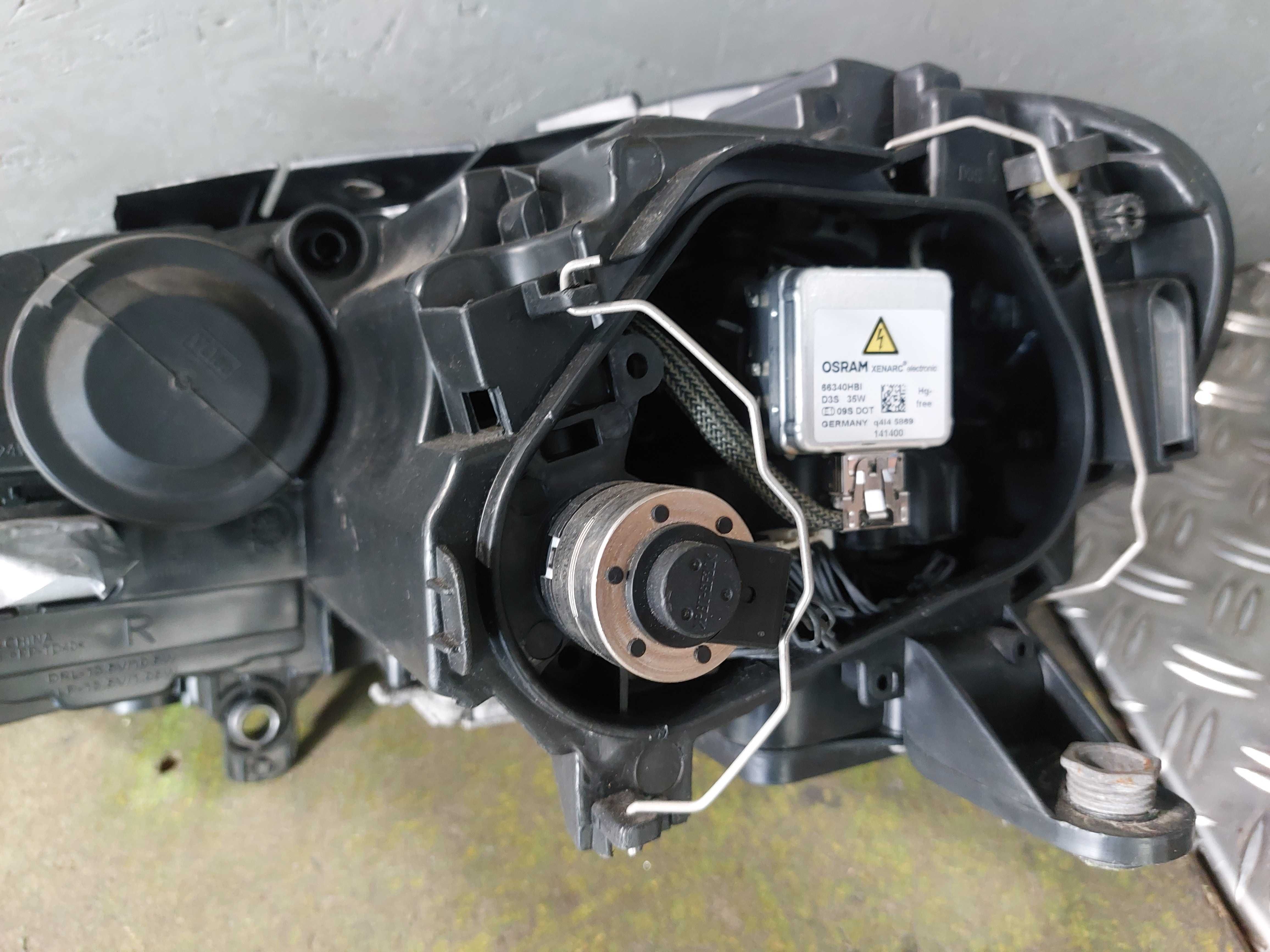 Lampa xenon led passat b7  prawa  r19