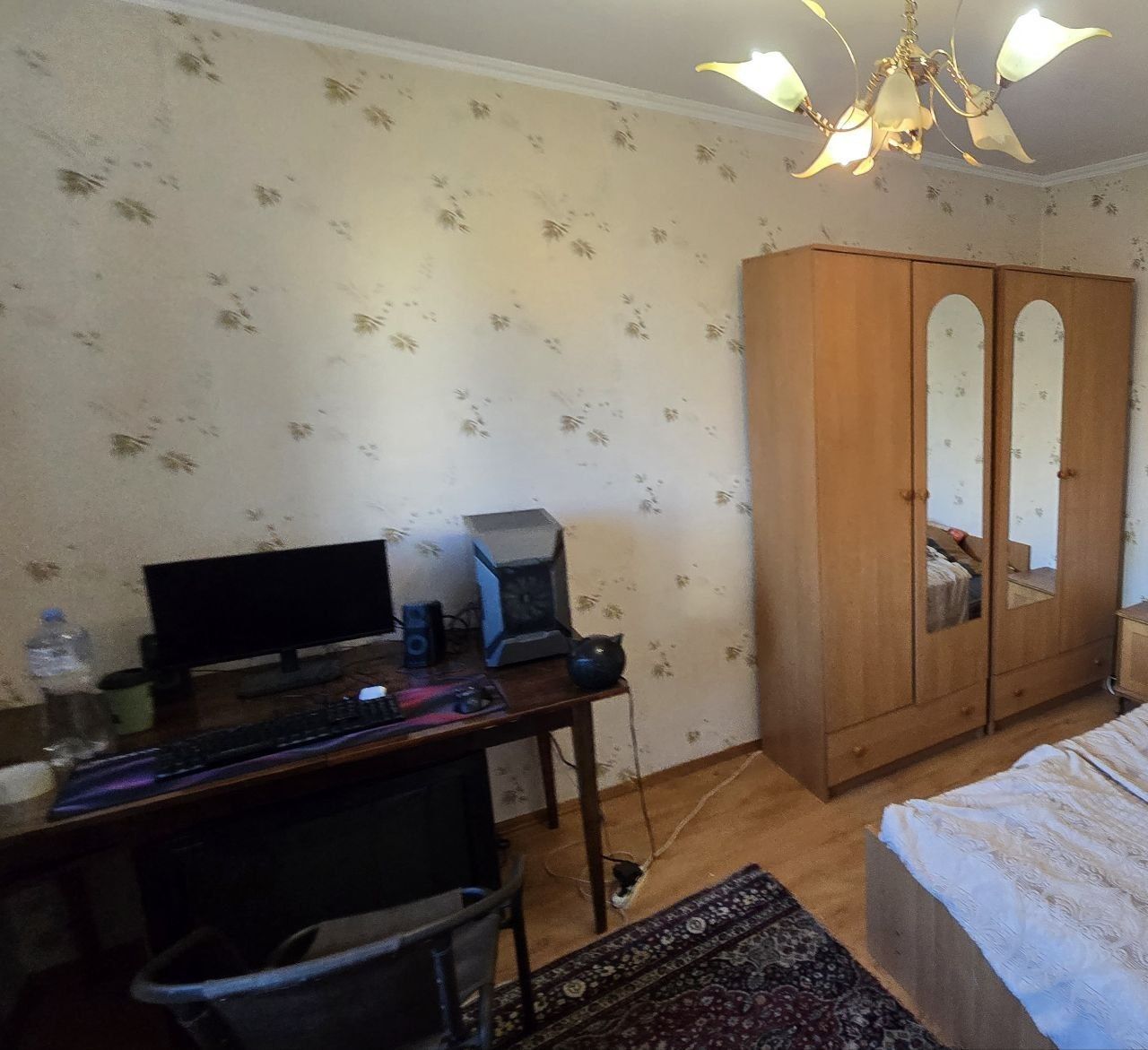 Продам 2х комнатную на Таирова. Дом кирпичный. Комнаты раздельные.