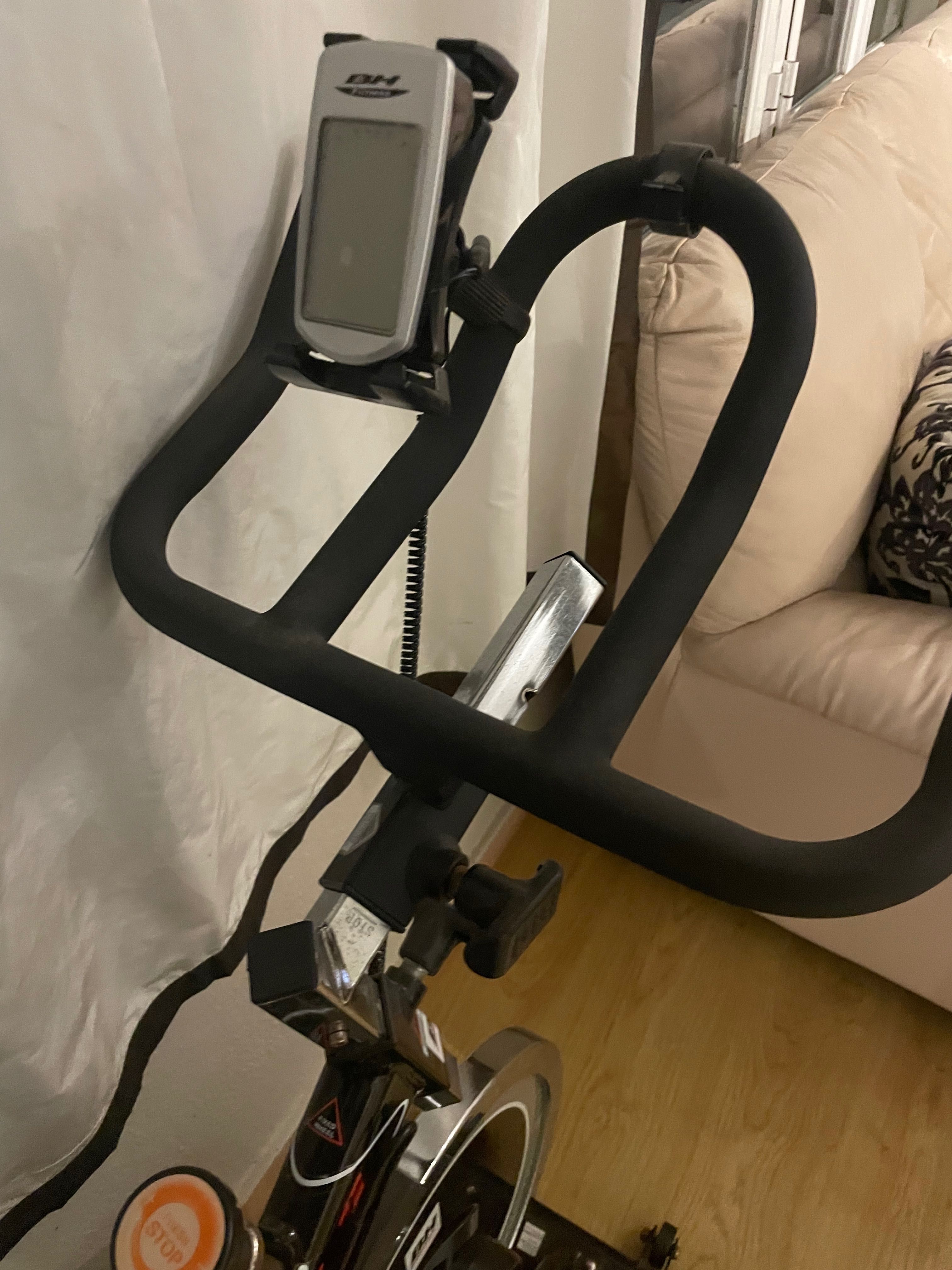 Bicicleta Indoor / excelente para treinar em casa