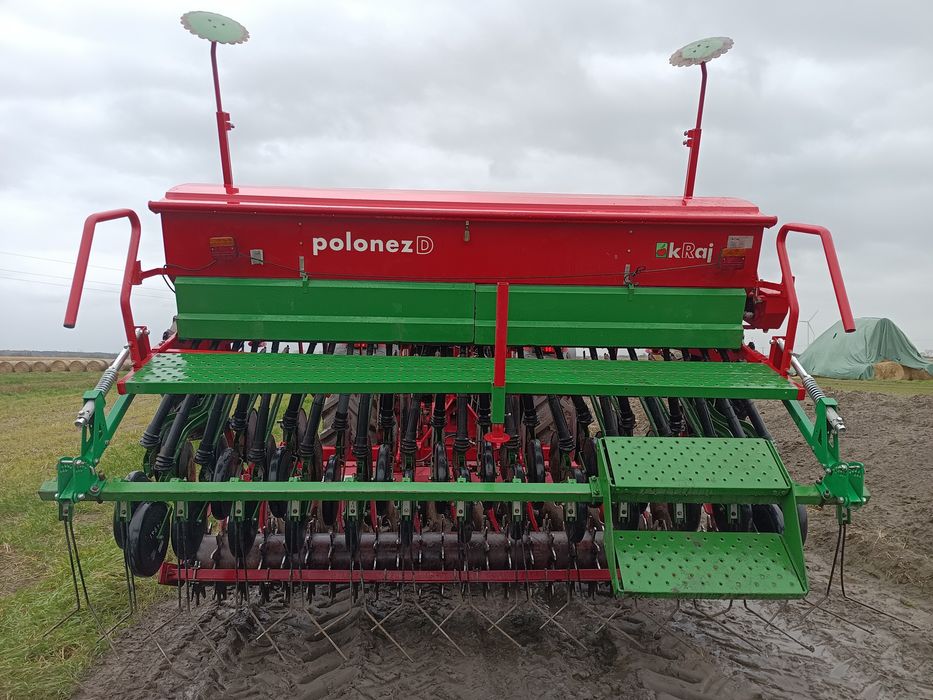 Talerzowy zestaw uprawowo siewny z kołami kopiującymi 3m