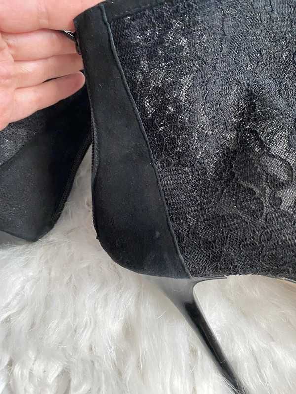 Czarne koronkowe ażurowe szpilki botki peep toe Vero Cuoio rozmiar 41