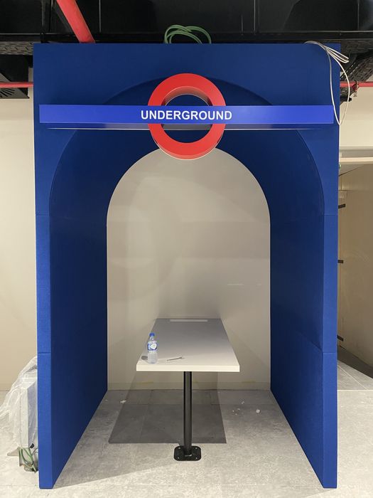 Aplicação e produção de vinil/Reclamos luminosos e Design