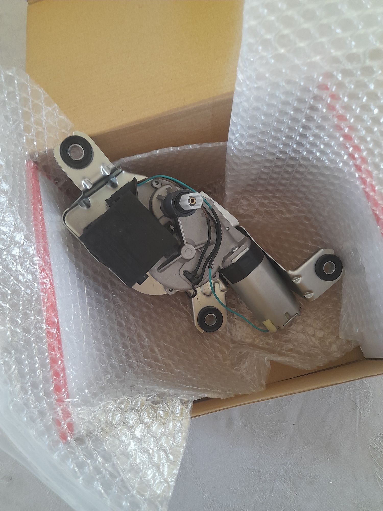 Motor limpa para brisas de trás,  para:  BMW e46 compact
