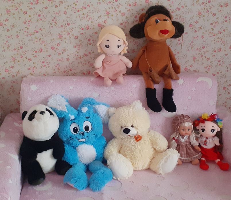 М'які іграшки, ляльки