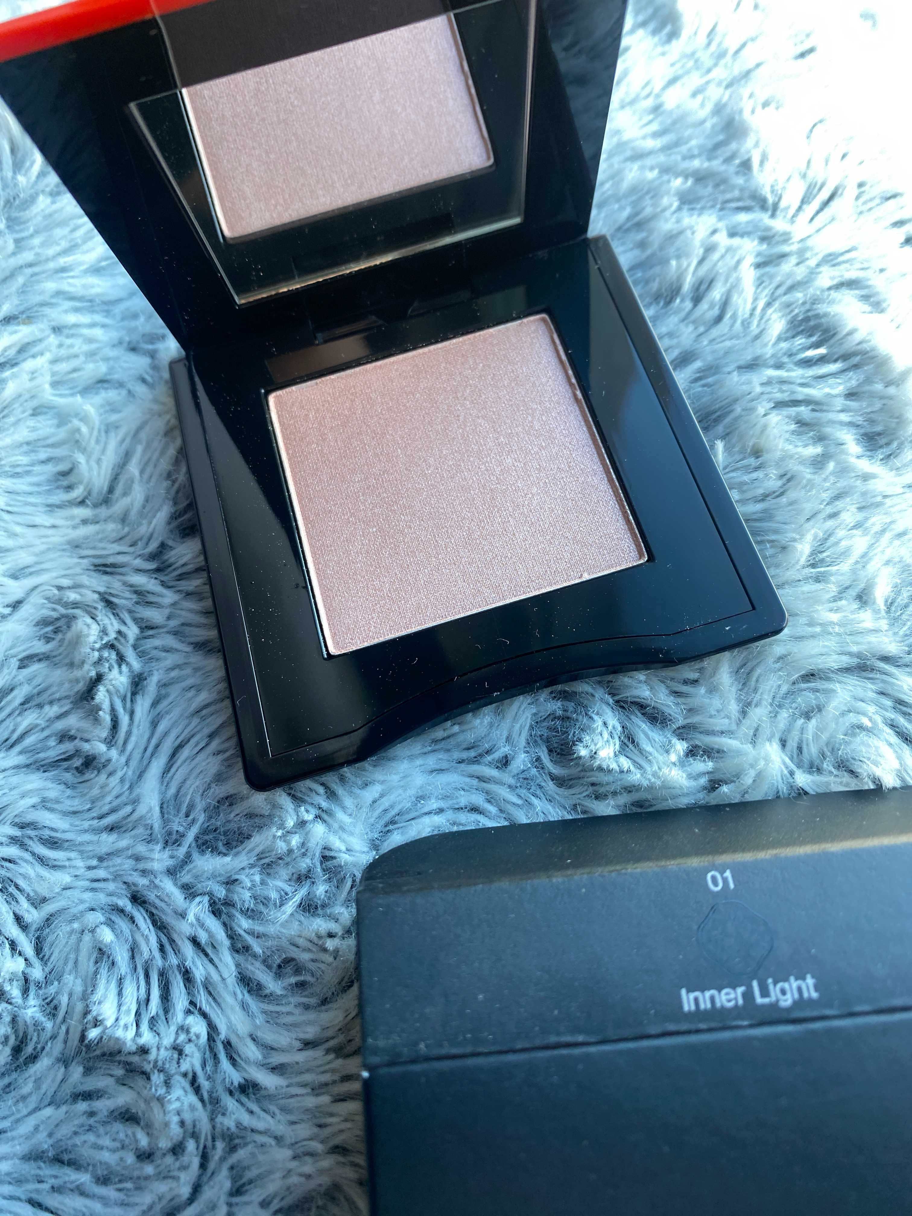Оксамитові рум'яна-хайлайтер shiseido 01 inner light innerglow