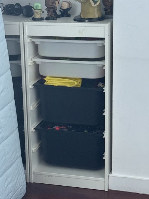 IKEA Regal z pojemnikami dostepne 4 identyczne sztuki