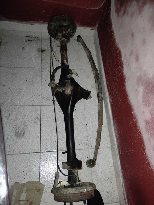 Material peças Datsun 1200