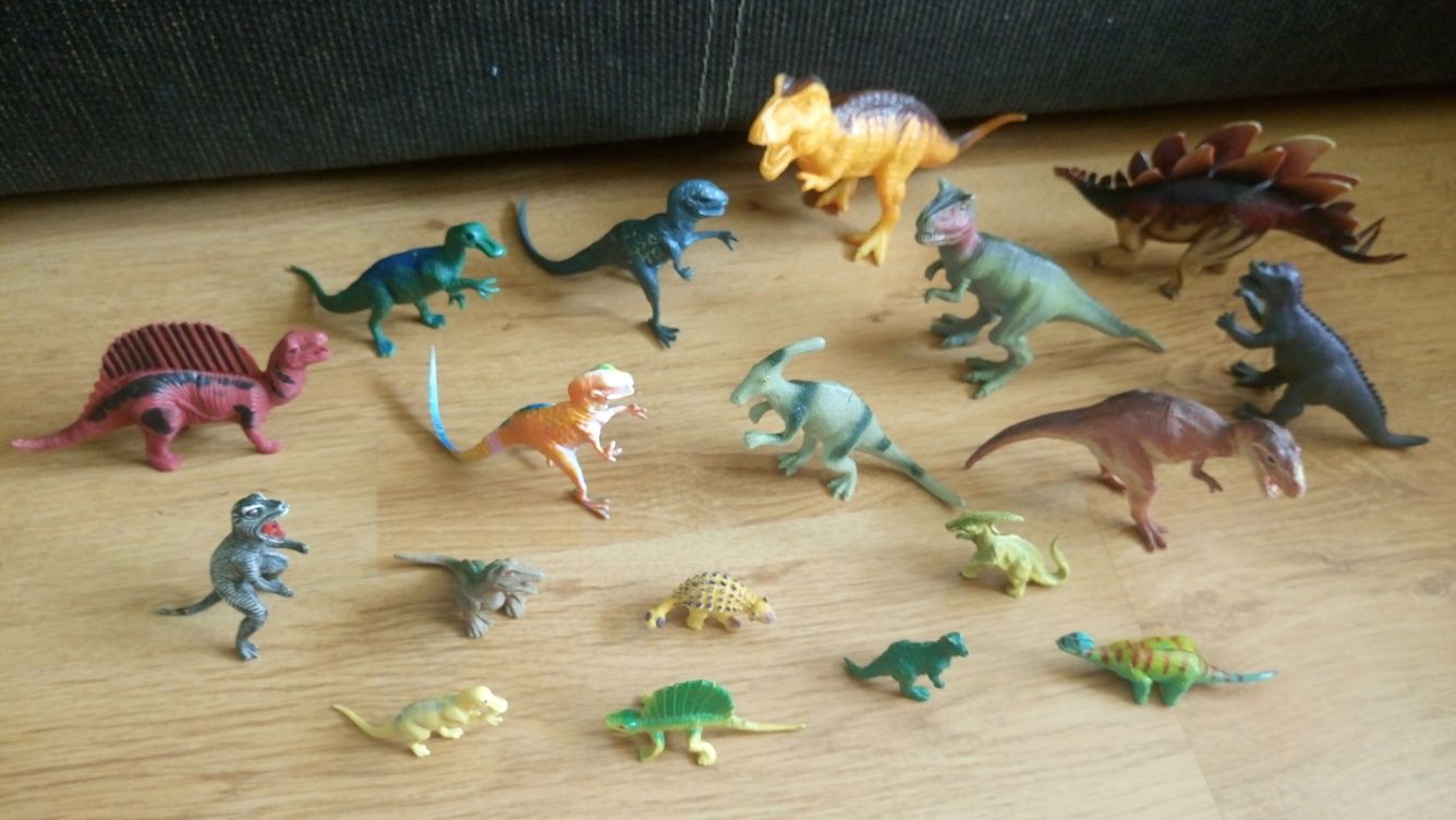 Dinozaury figurki /zestaw 18 szt.