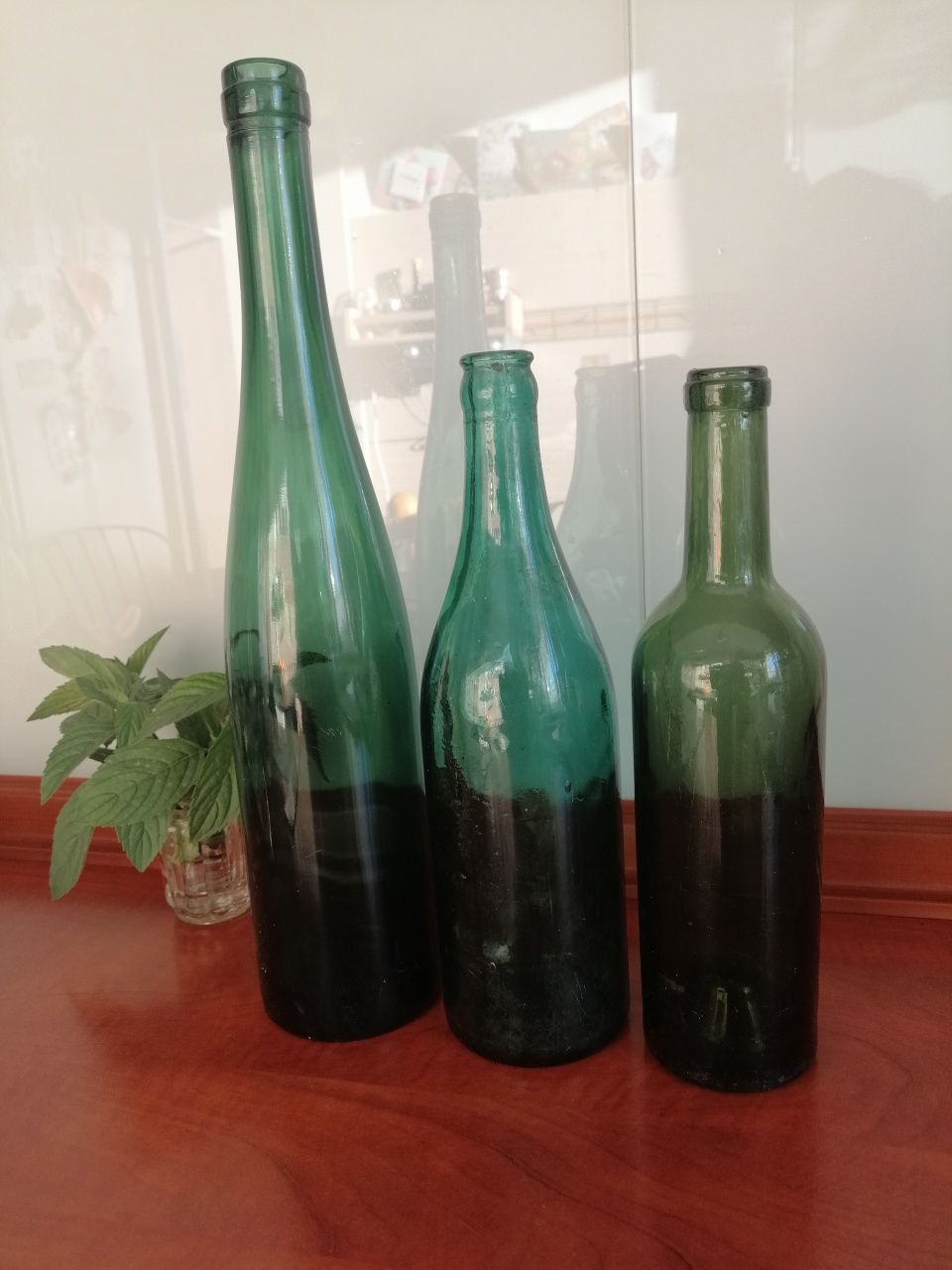 Butelki kolekcjonerskie, zielone, Vintage, PRL 4 szt, oryginalna dekor