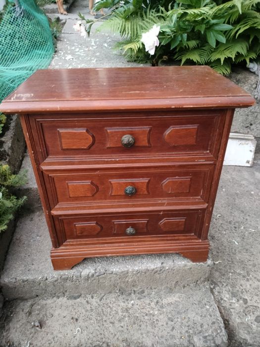 Szafka nocna nocna z szufladami stylowa stolik komoda