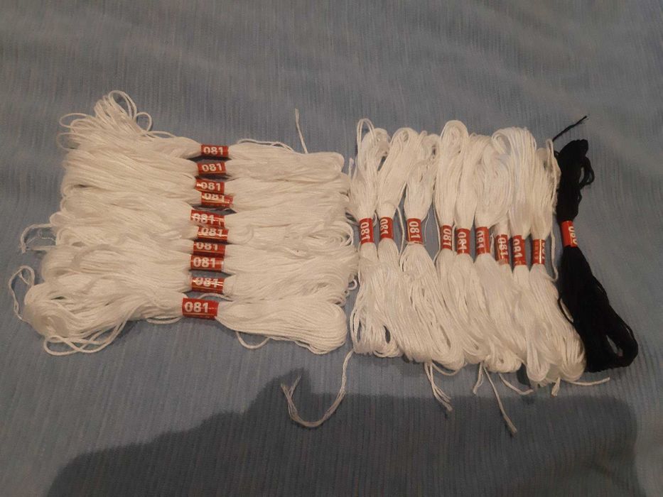 Mulina do haftowania biała 19 sztuk 1 czarna