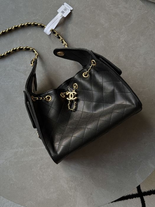 Сумка Chanel 25 mini handbag in grained calfskin black gold premium