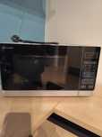 Kuchenka mikrofalowe SHARP R-242WW