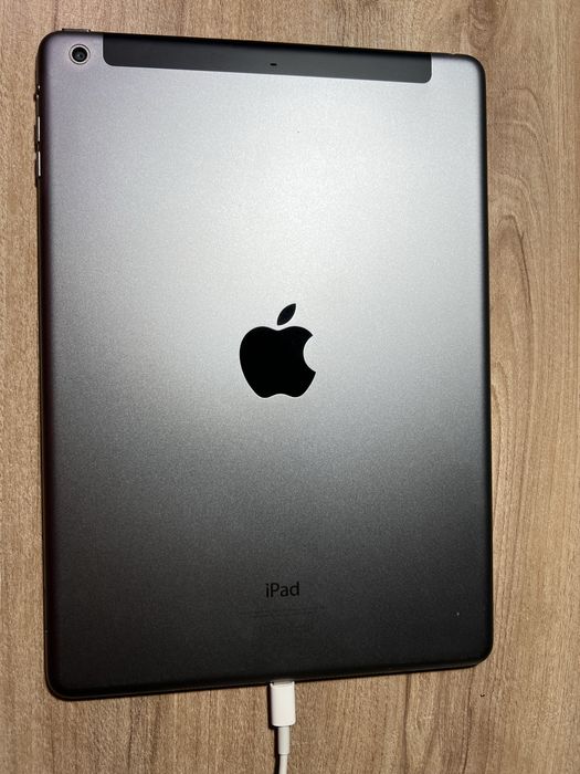 айпад Air 128г/б