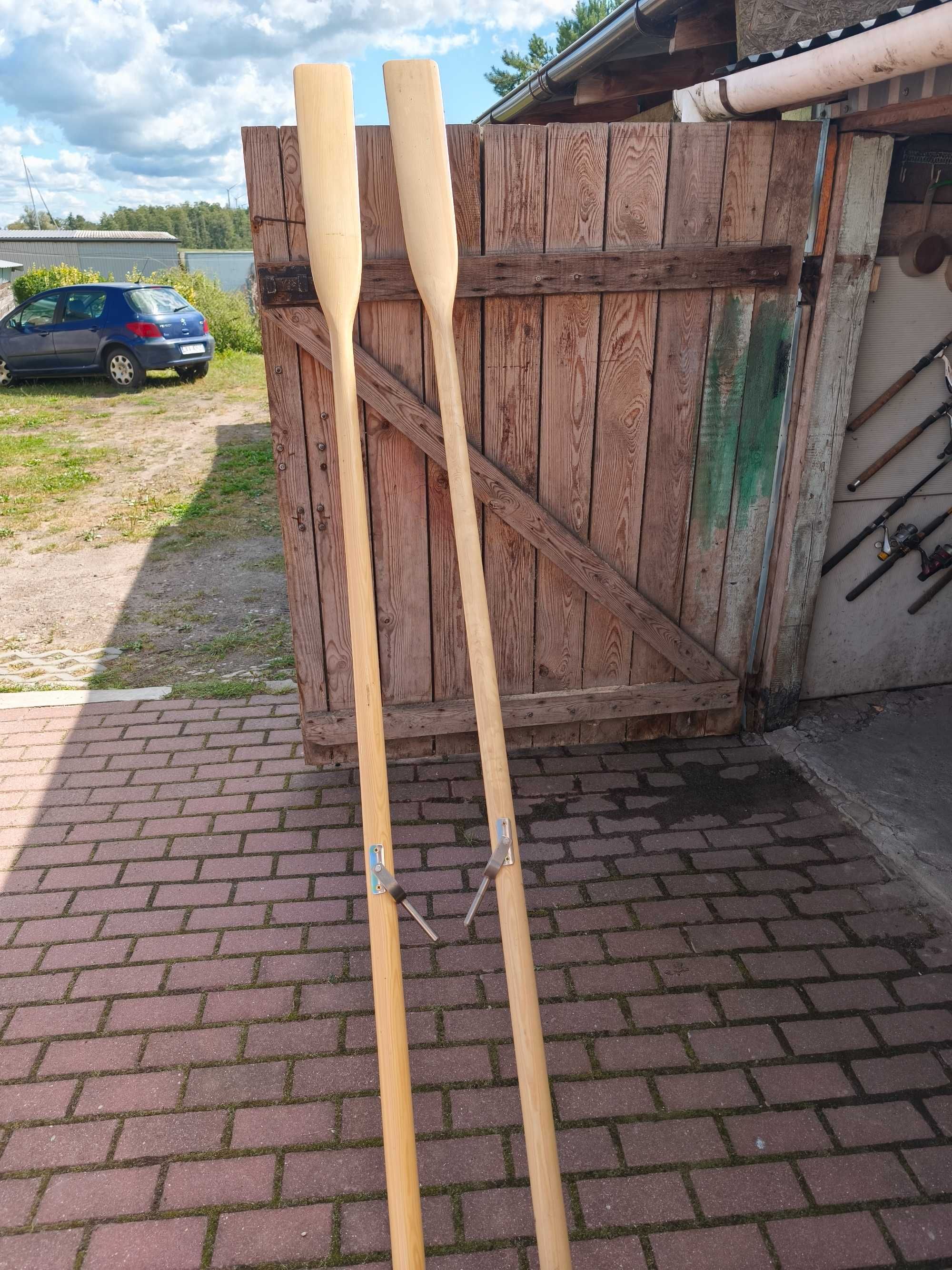 Łódka z wiosłami