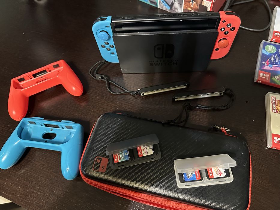 Consola Nintendo Switch completa em caixa