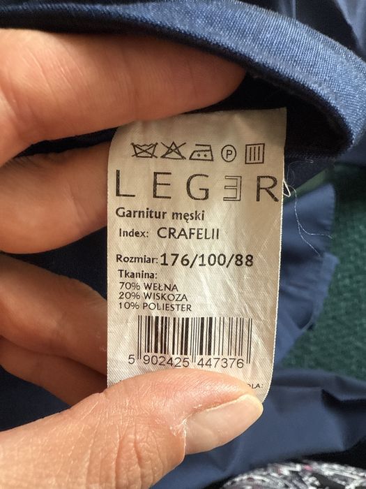 Garnitur meski granatowy wełniany