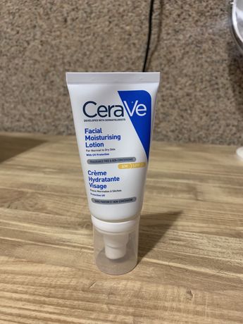 CeraVe - Зволожувальний крем для обличчя SPF25