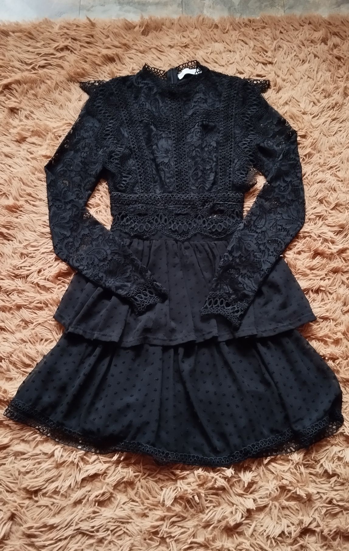 Sukienka koronkowa czarna z tiulem długi rękaw XS