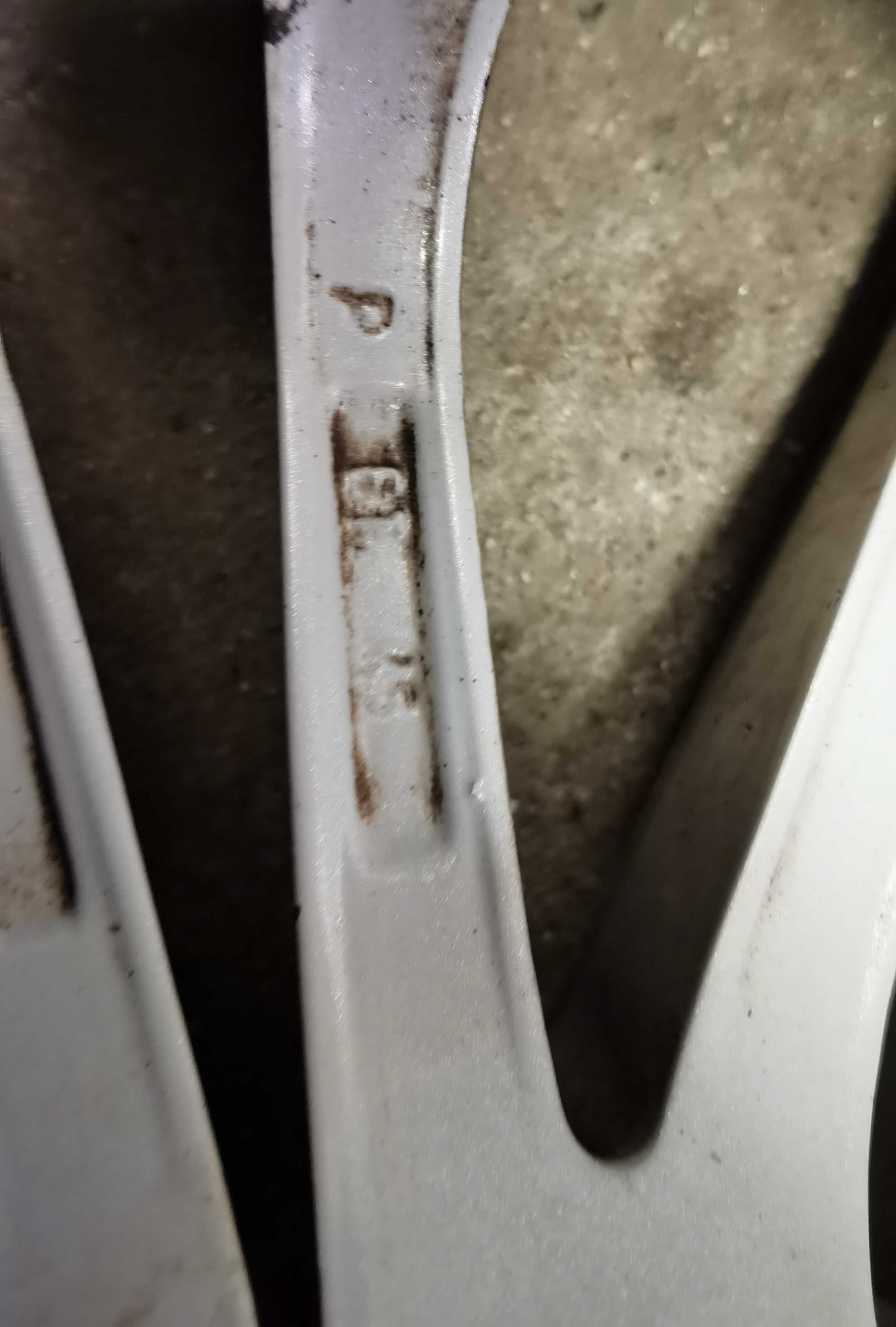 sprzedam felgi 17" 5x120 et 45 plus opony zimowe 215/55/17 8mm