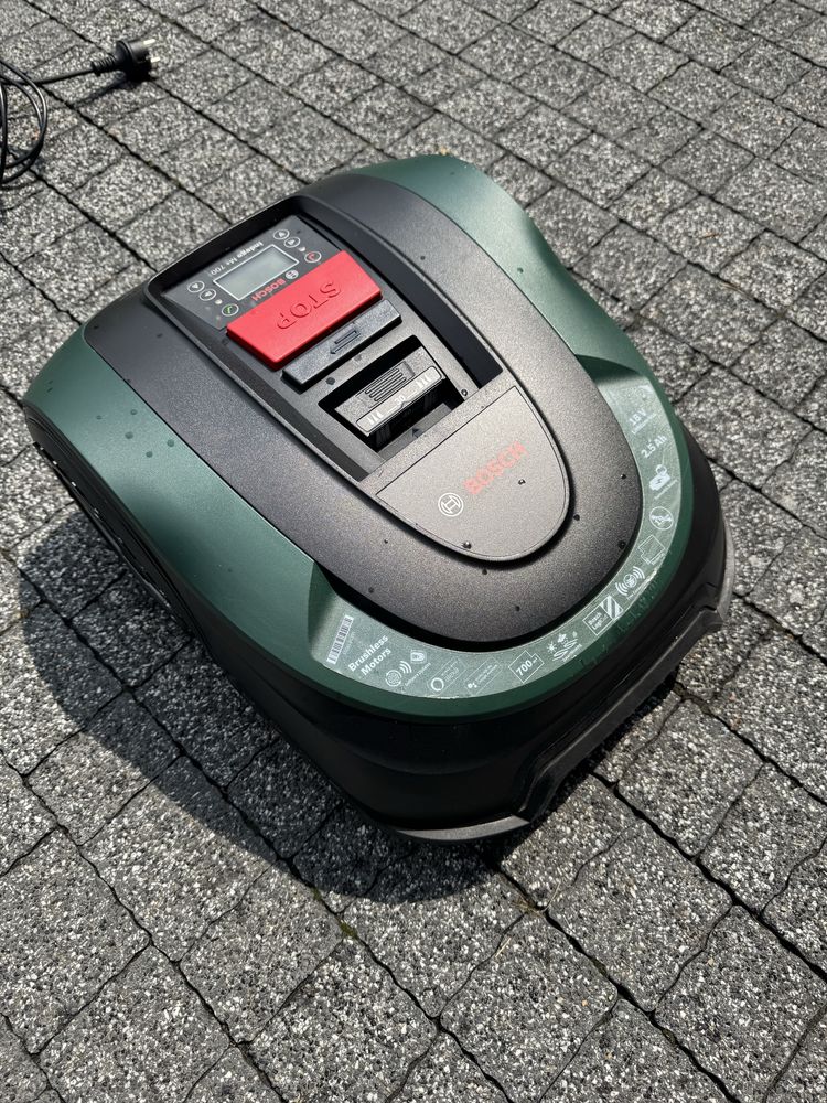 Sprzedam robota koszącego BOSCH Indego M+ 700