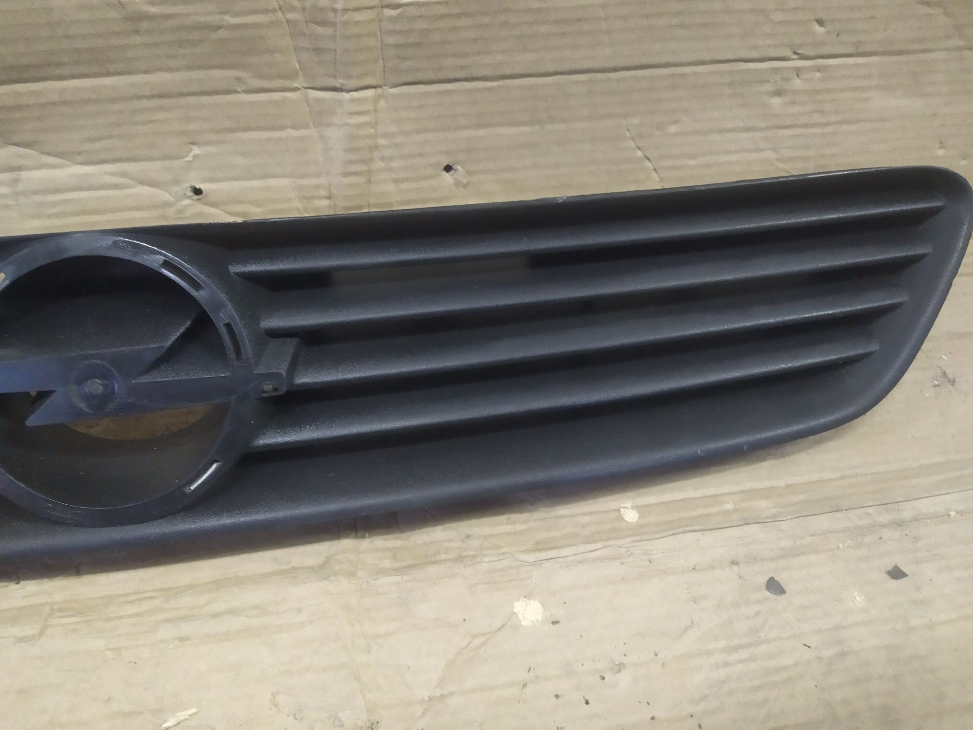 Opel Astra II 2 G grill atrapa kratka zderzaka przód przednia