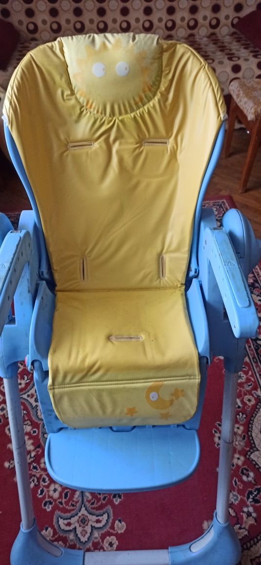 продам стульчик для кормления Chico
