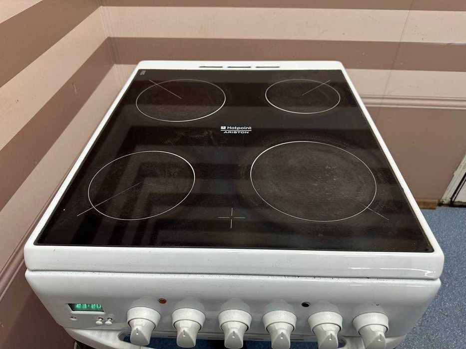 Плита електрична Hotpoin Ariston CUCINA C3VM5 склокераміка м.Шулявська