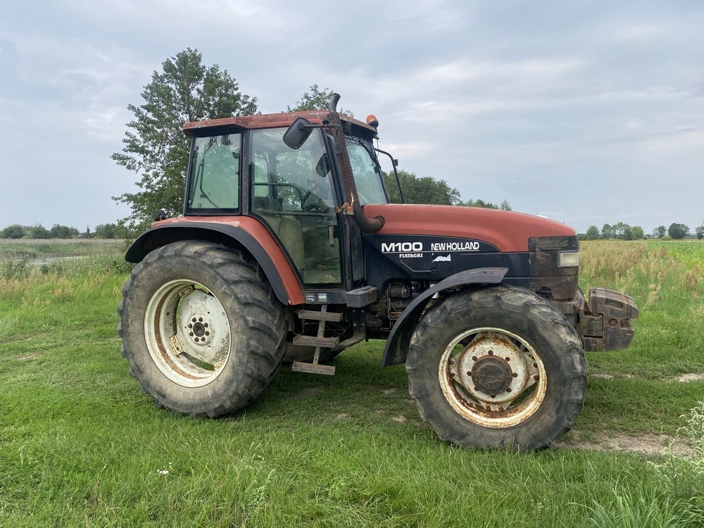 Traktor NEW HOLLAND M100 . Sprowadzony . Fiat Fiatagri