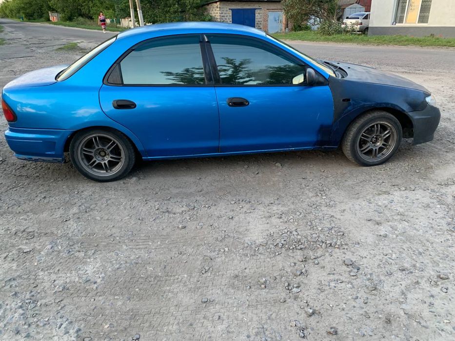 Продам Mazda 323 1.8 1997