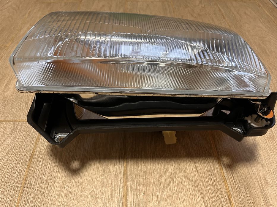 Продам фару на WV T-4